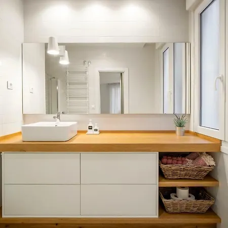 Great Location & 130m2! Guggenheim & Parking