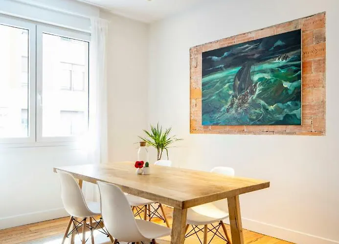 Great Location & 130m2! Guggenheim & Parking Διαμέρισμα *