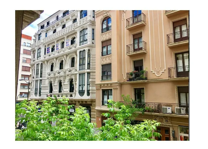 Διαμέρισμα Great Location & 130m2! Guggenheim & Parking *